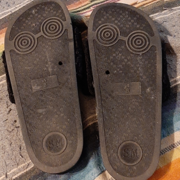 Steve madden fuzzy slides size 8 - Picture 2 of 2